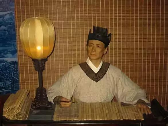 汉书卷一百下藏大秘密！班彪父子耗尽心血，终成千古史书传奇
 
《汉书·卷一百下·