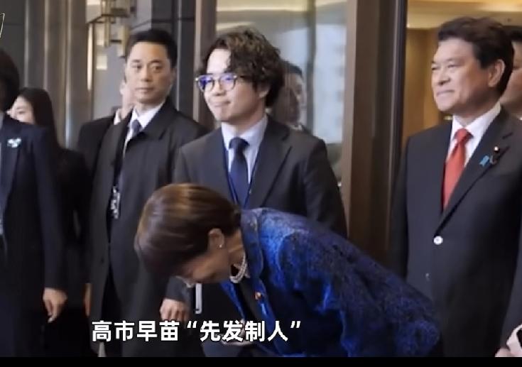 《谄媚外交成焦点！高市早苗对韩“点头哈腰”引爆争议，李在明一句话暗藏机锋》

国
