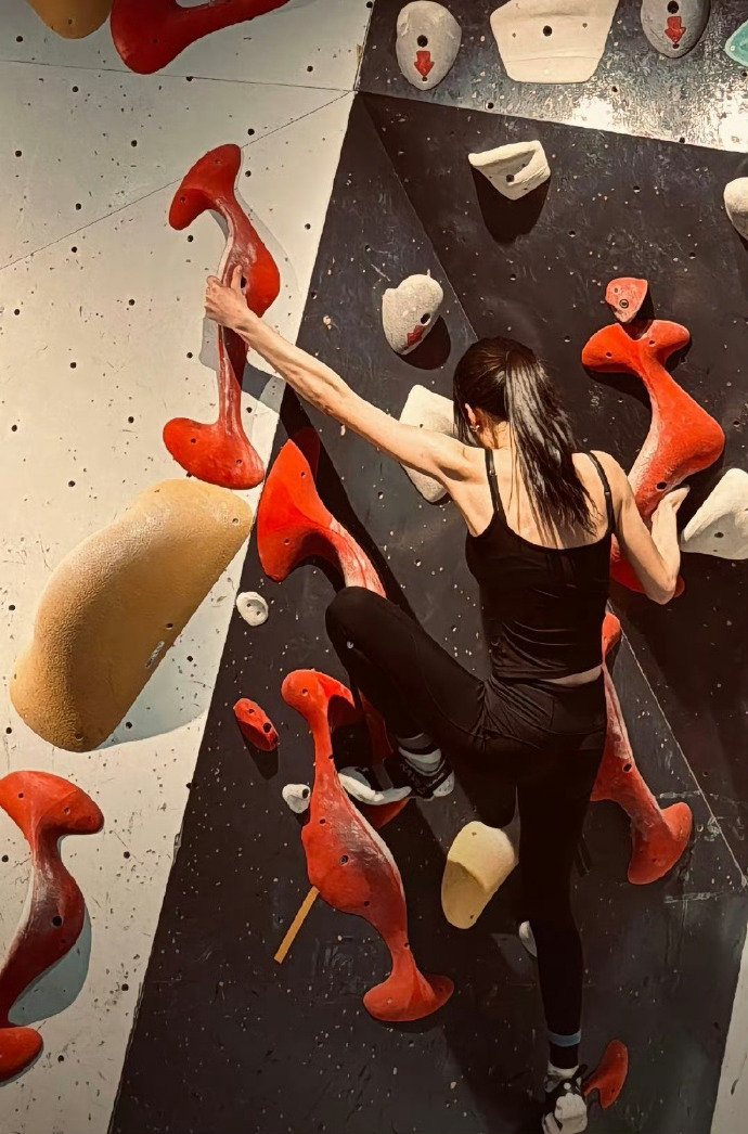 向涵之背肌向涵之攀岩完全老公姐啊啊啊好迷人！ 