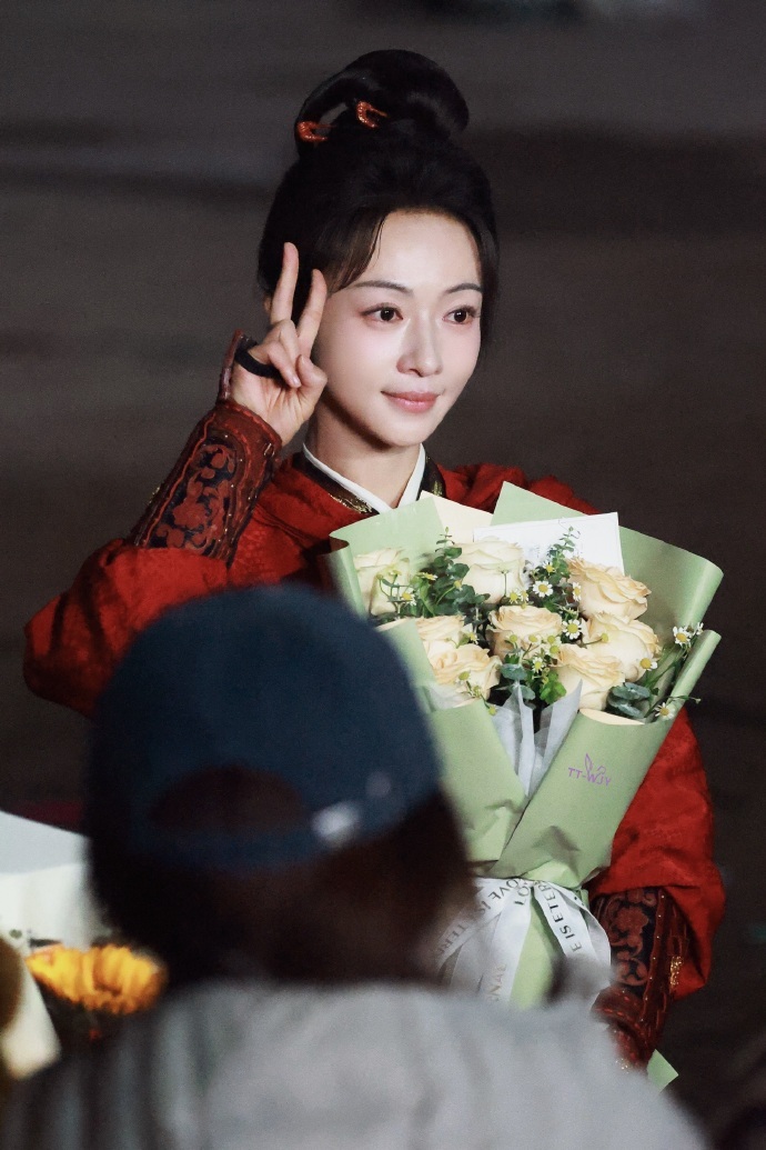 吴谨言陈哲远杀青海报，吴谨言陈哲远江山棋局落子待启，期待住和我们的孟廷辉、英寡的