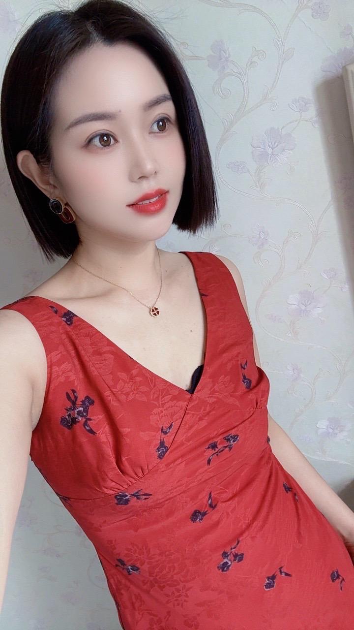 看似自由自在，实则无依无靠       突然心就空了，偏偏我也不争气.....