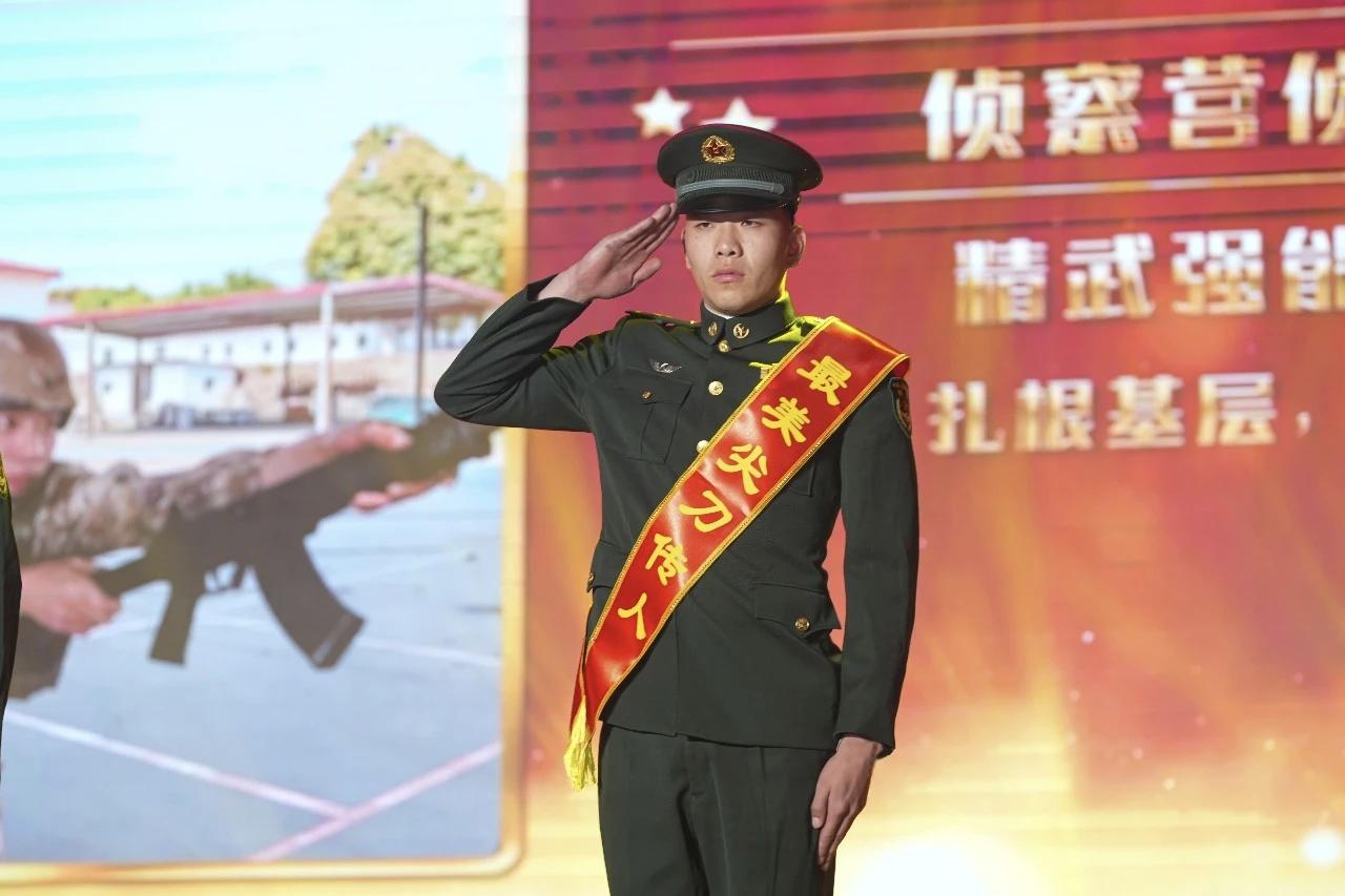陈楚旺，2018年9月入伍，班长。入伍8年，参加各级比武获得有效名次10余次；参