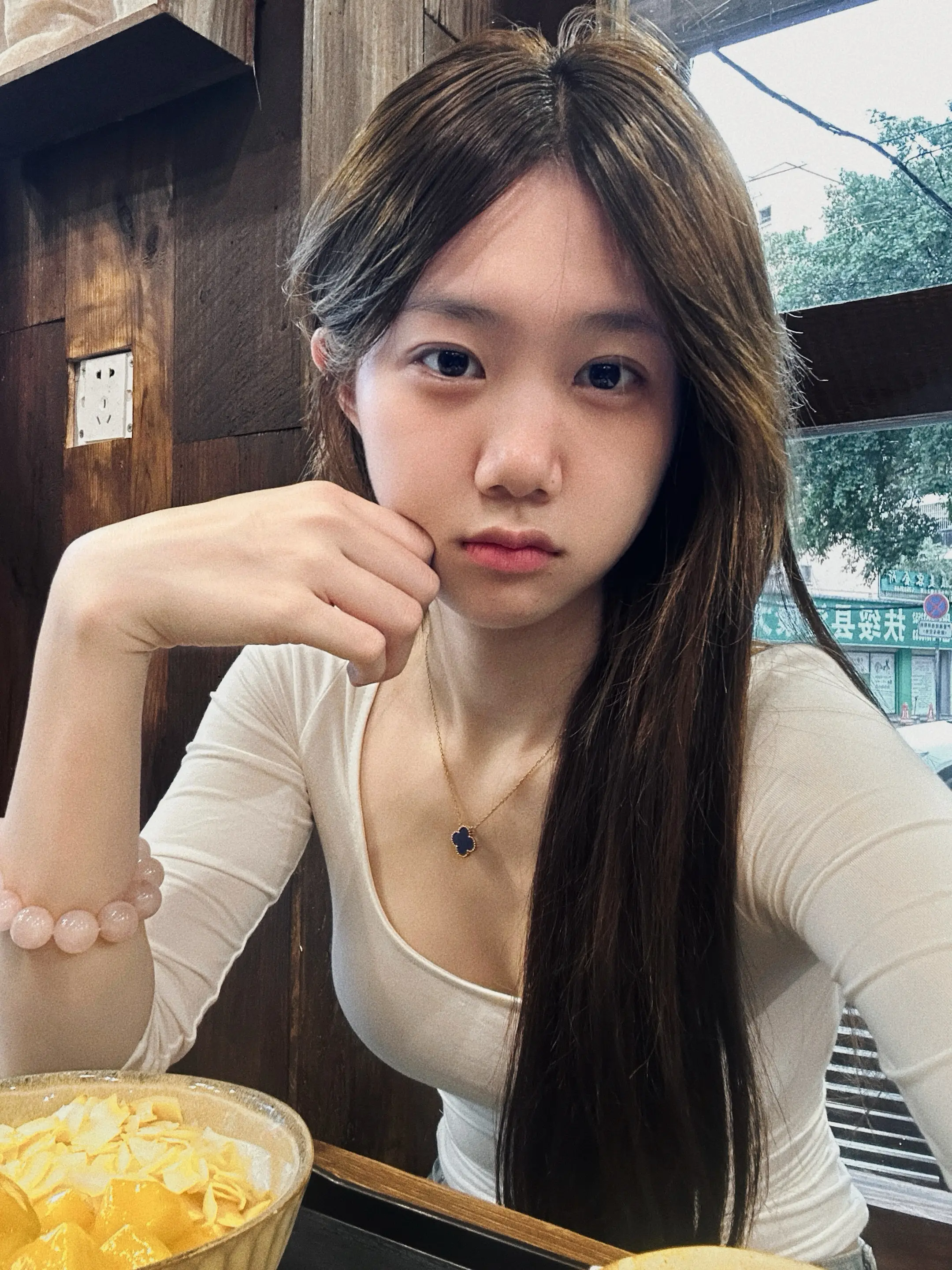 刚认识你的时候 我以为我中奖了 你真诚又认真 结果发现是送给我的一个教训