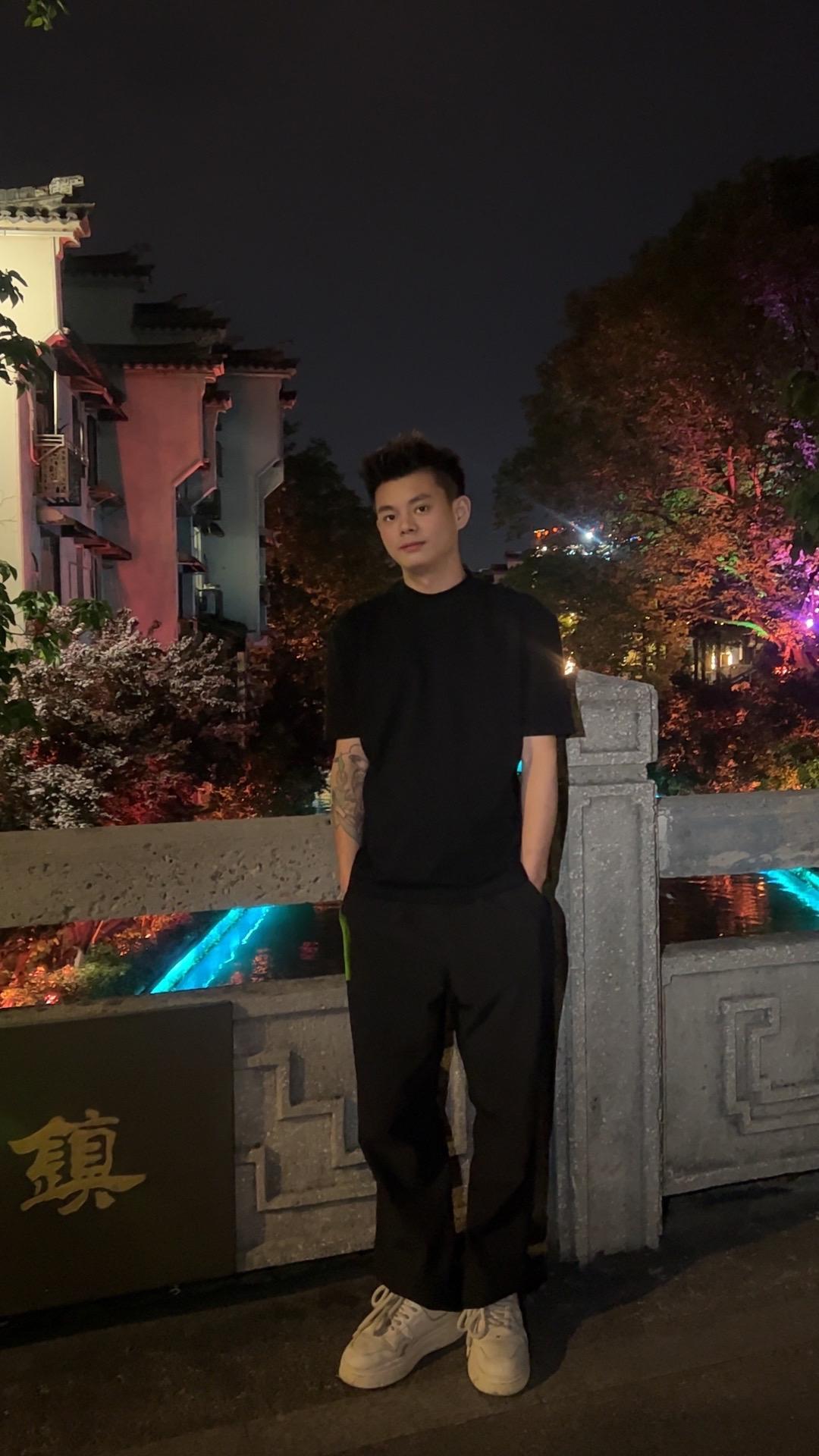 男人简单的快乐 五一假期 南京 假期游玩 夜市