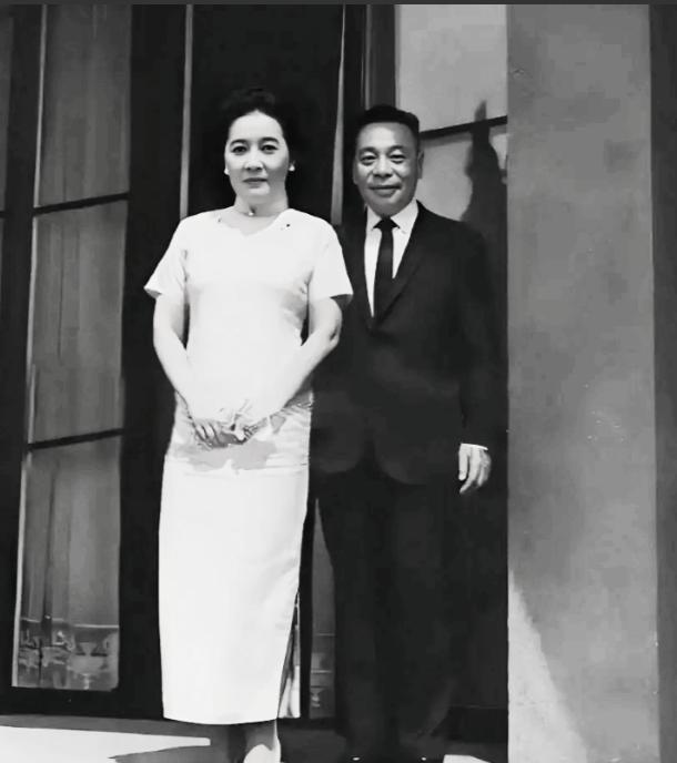 这才是蒋经国和宋美龄的真实长相，是真人真身，这并不是演员所扮演的，那年蒋经国 5