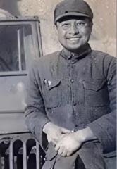 1949年广西全境解放之后，陈赓带队途经广西休整，时任广西军区司令员的张云逸打算
