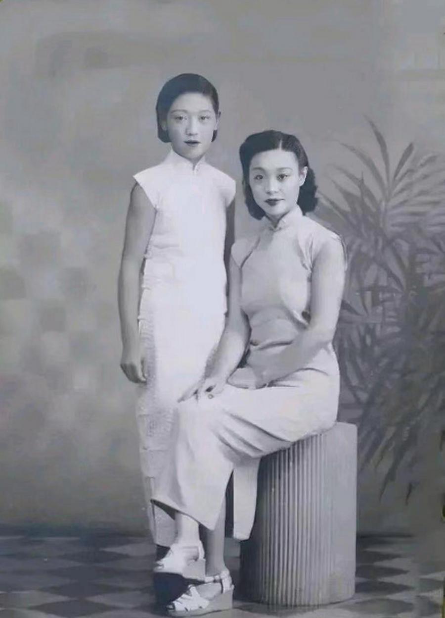 1927年，广州警备司令钱大钧追求一个女子，女方父亲坚决不同意。失望的钱大钧走在