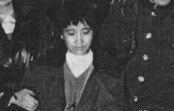 2005年4月26日，白宝山情人谢宗芬被提前释放，在走出监狱大门时，狱警曾问过谢