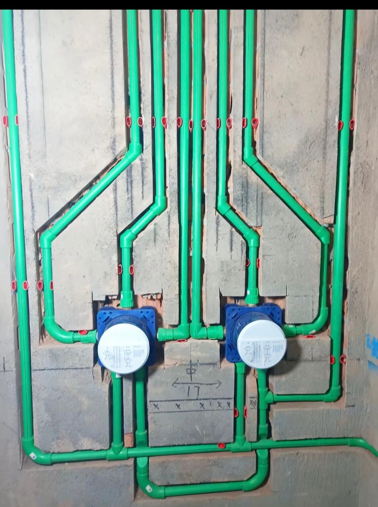 应该是0⃣️冷水循环吧，为什么要出去两个顶喷？底部是进水，左热右冷。只不过有三个