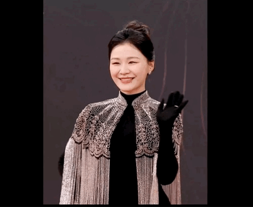 昨天一口气围观了一天的星光大赏，现在才反应过来，金靖就这么水灵灵地“复出”了？！