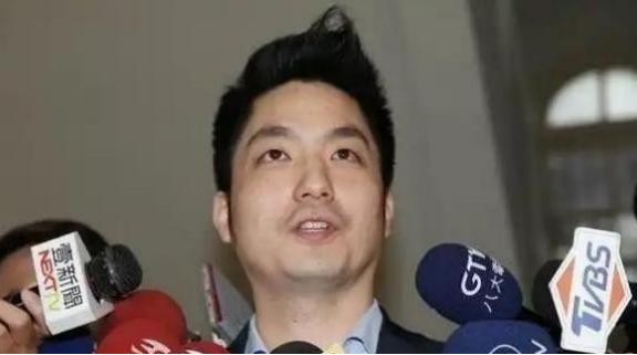 台北市市长、蒋介石的曾孙蒋万安直接把话撂下了！他当着媒体的面斩钉截铁地表示，自己