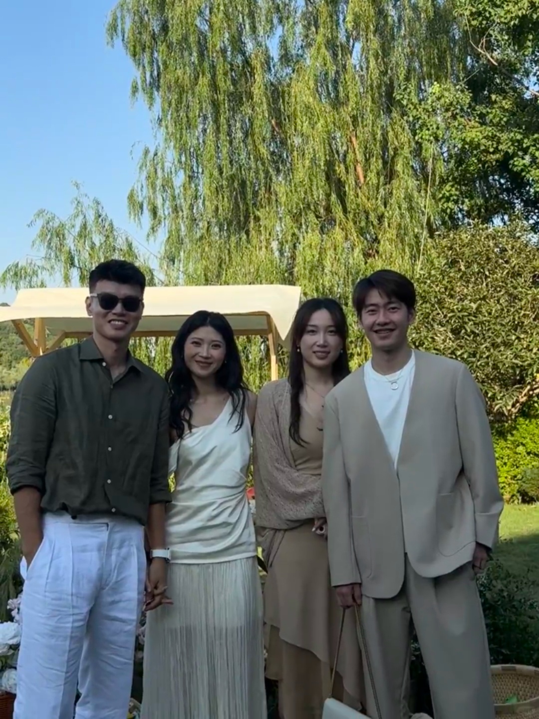 王昶钱天一这一身太配了，黄雅琼太美了。郑思维补办婚礼中国羽毛球队[超话] ​​​