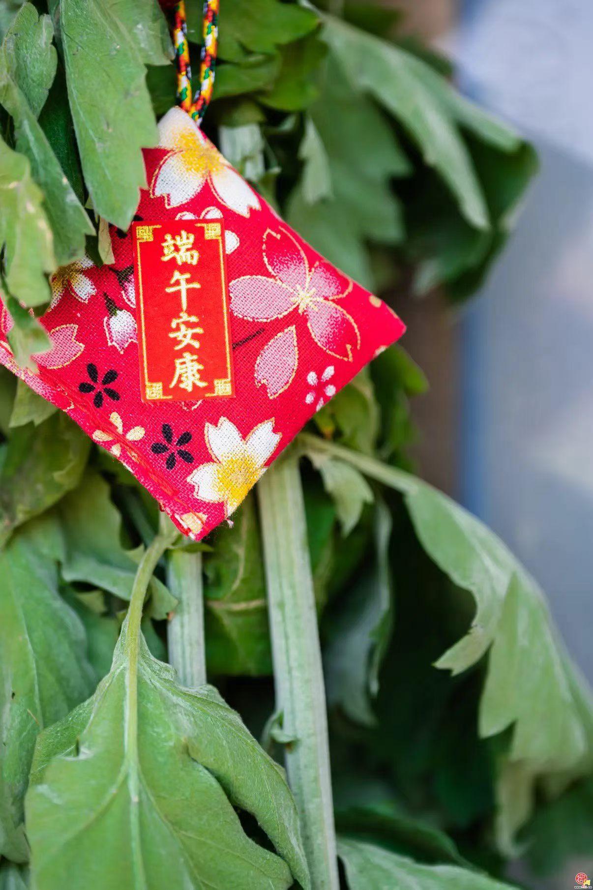 对你说话难听的公婆，背后一定有一个撑不起家的儿子；
2. 当妈后，要学会躲人。躲