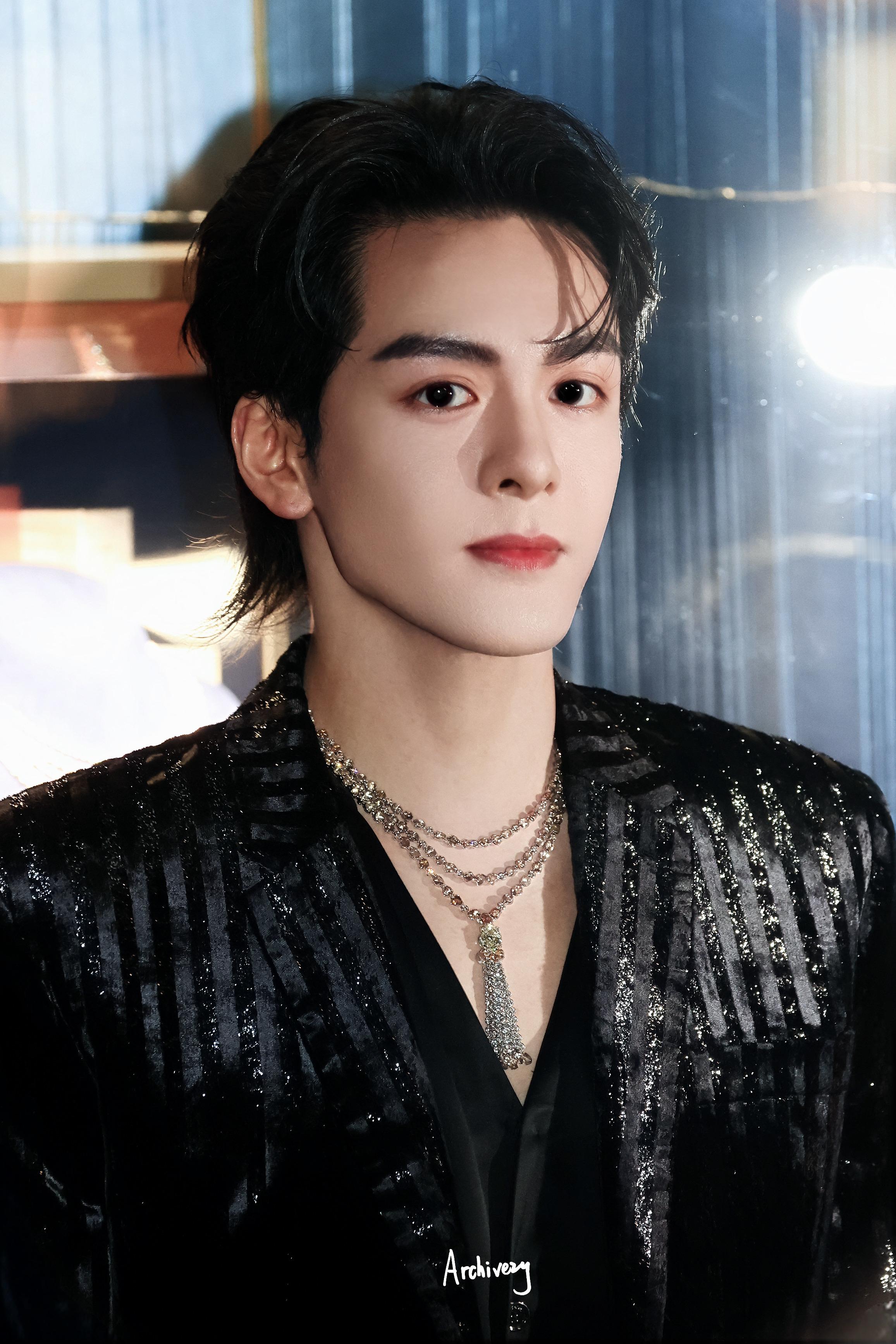 曾舜晞 丈夫的容貌妻子的荣耀好一个贵公子！确实很奢华 人和珠宝都是！浓颜建模脸配