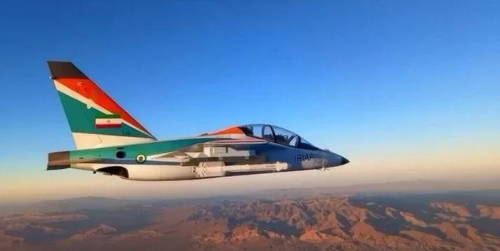 图文：以空军F-35战斗机在德黑兰上空击落1架伊朗空军雅克-130战斗教练机  