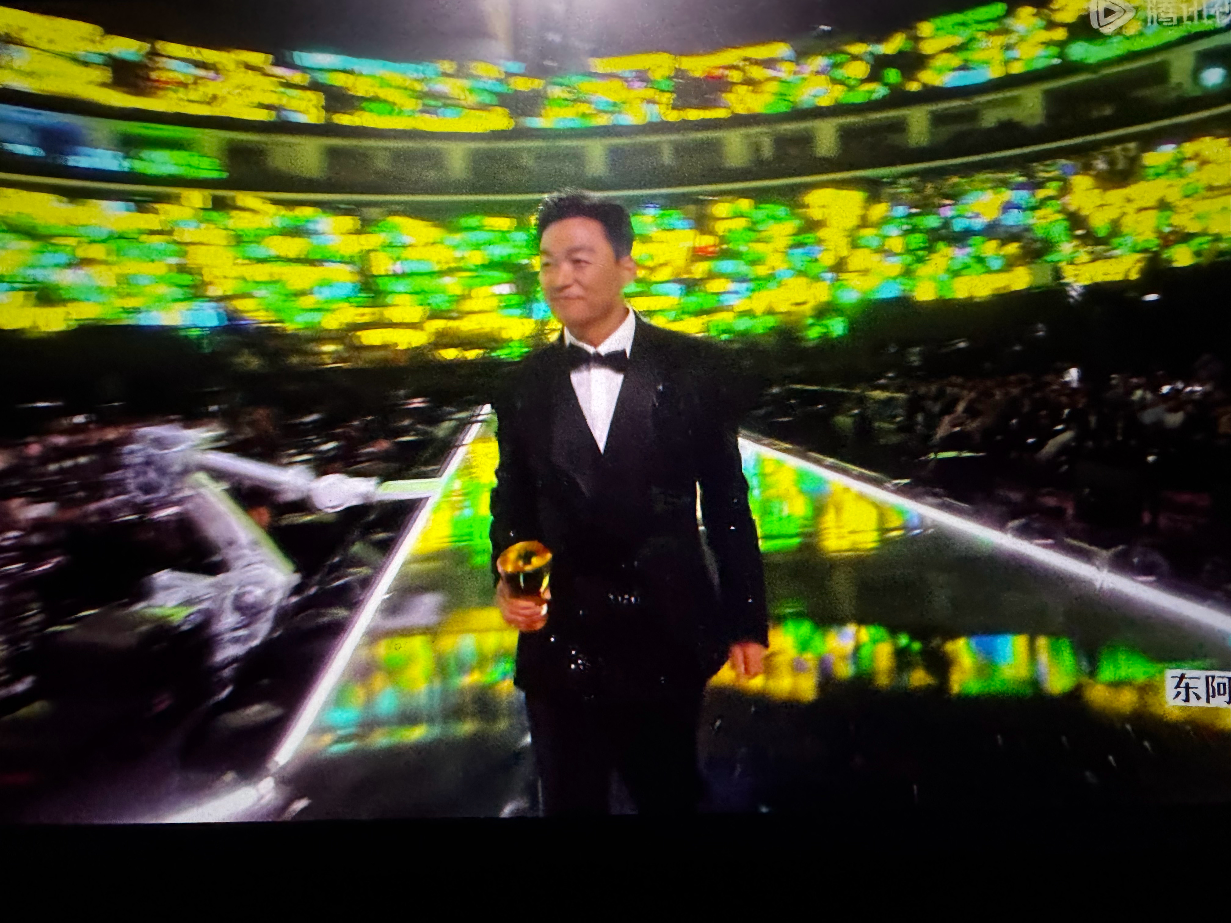 恭喜王宝强！星光大赏年度演员！