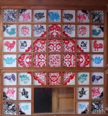 还记得小时候和你一起贴窗花的她们吗？