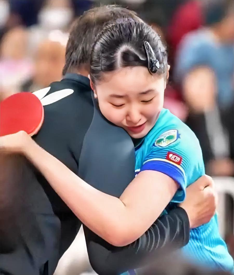 张本兄妹创造了历史！这恐怕是历届 WTT冠军赛中，张本兄妹第一次双双夺冠吧！从纯