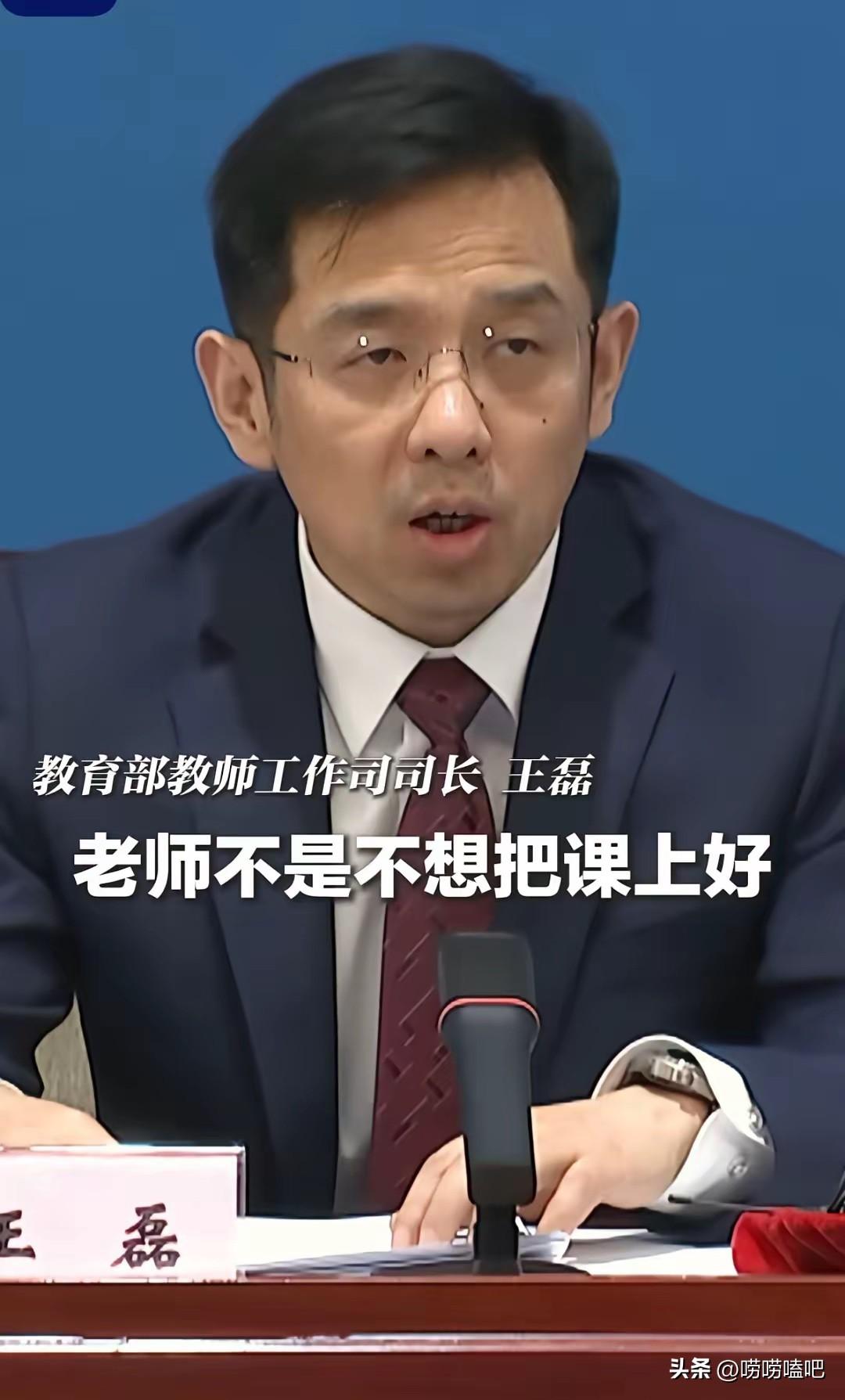 袁惟仁走了
他最放心不下的不是他的孩子
更不是他离婚的前妻，而是袁惟仁的二姐跟二