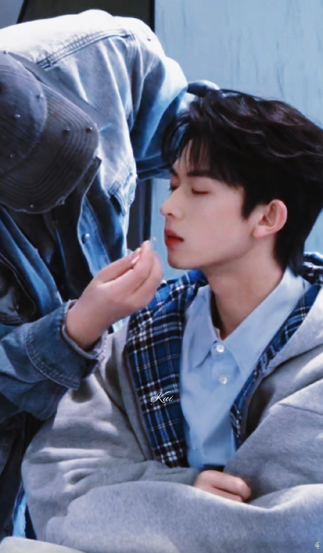 男孩子闭眼睛就是要__ __ 