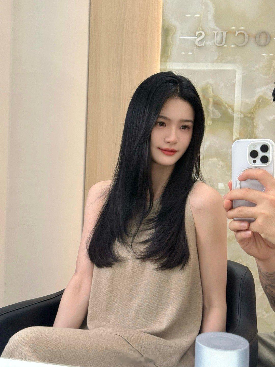 剪了一个高层次💇头瞬间轻了五斤 ​​​
