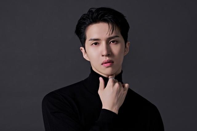 【#VIXX#Ken与S27M娱乐签订专属合约】S27M表示“希望Ken不仅在V