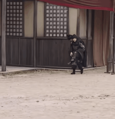 我敢说：
张凌赫合作过那么多美女演员，
田曦薇绝对是他这辈子都忘不掉的唯一。
