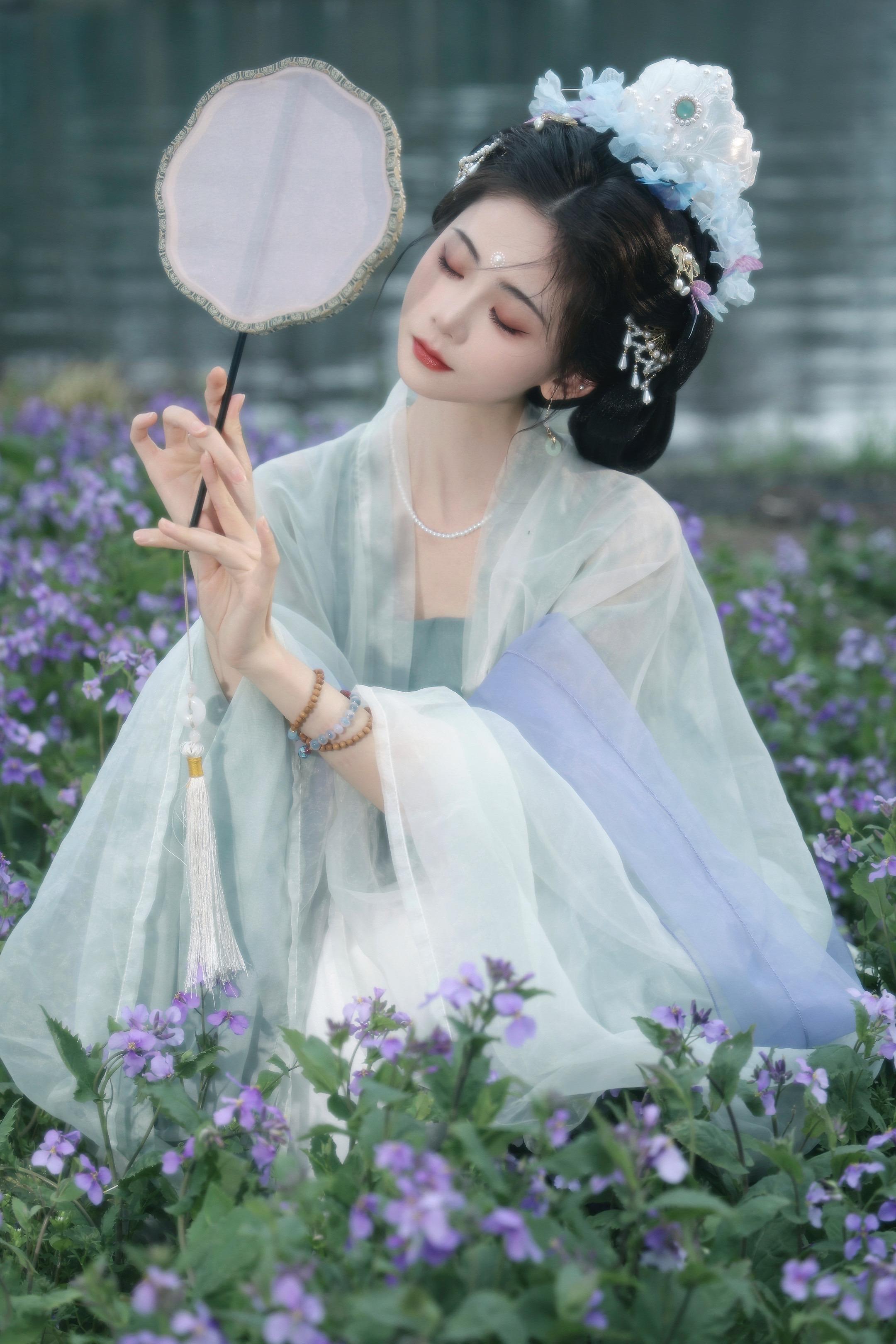 我本无意入江南。