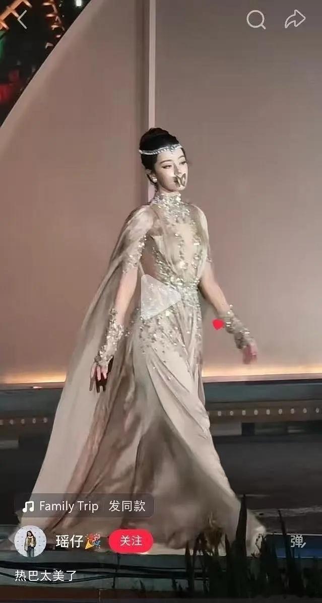 迪丽热巴正面造型来了 ​​​