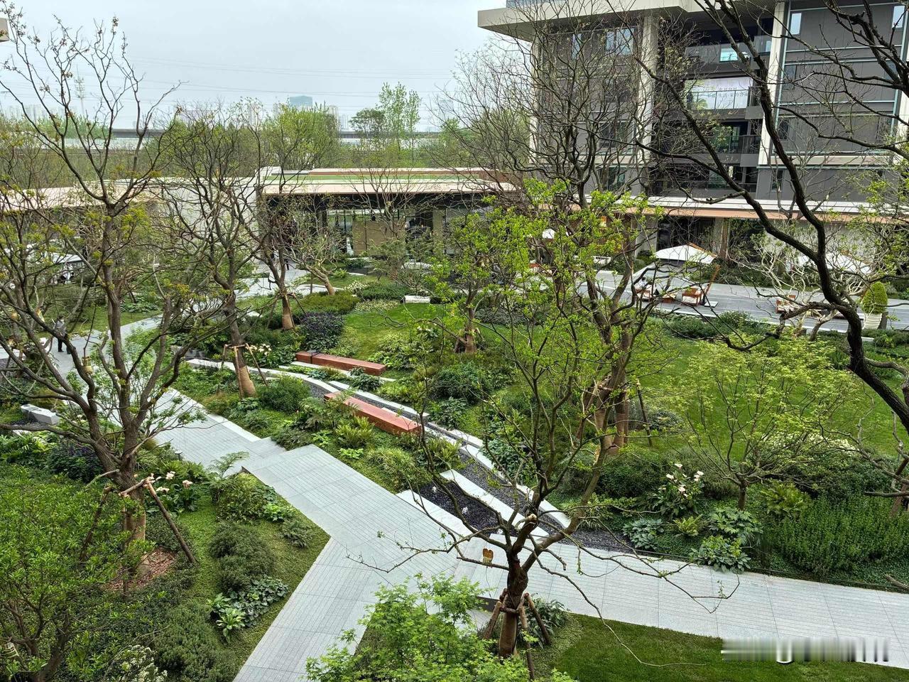 华润新盘，越来越卷，让二手怎么办[看][看][看]