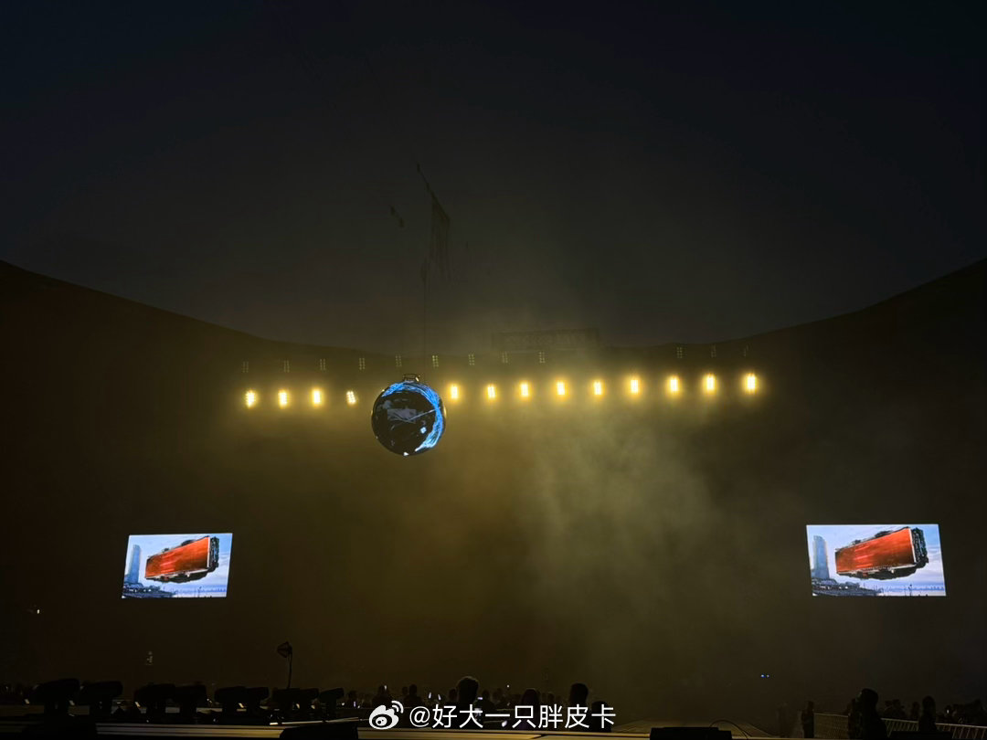 这轮四刷谢霆锋Evolution巡回演唱会深圳有全新升级的舞台和歌单听说还有新歌