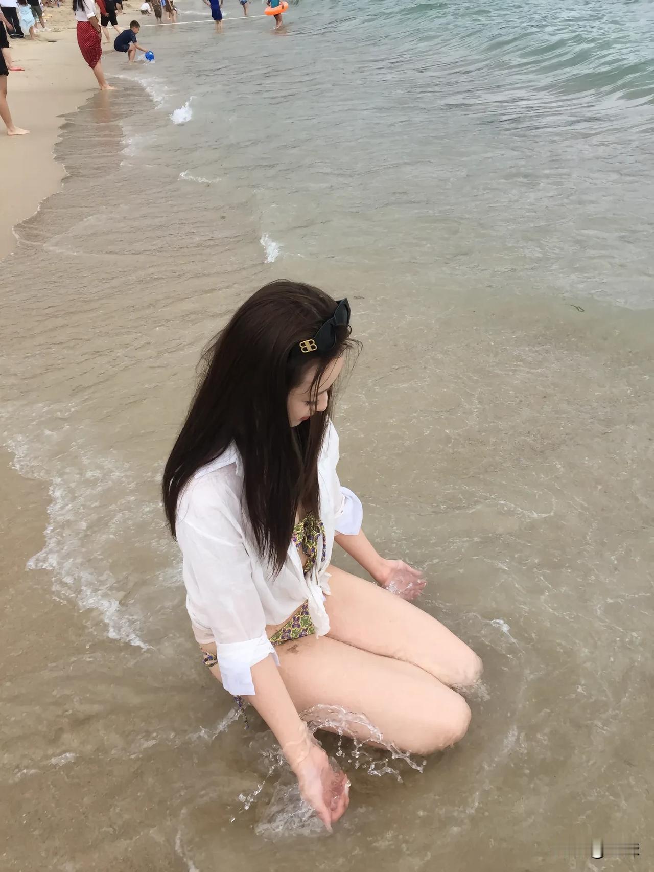 生活中有些事强求不来。感情不能强求，缘分不能强求。该来的总会来，该走的留不住。学