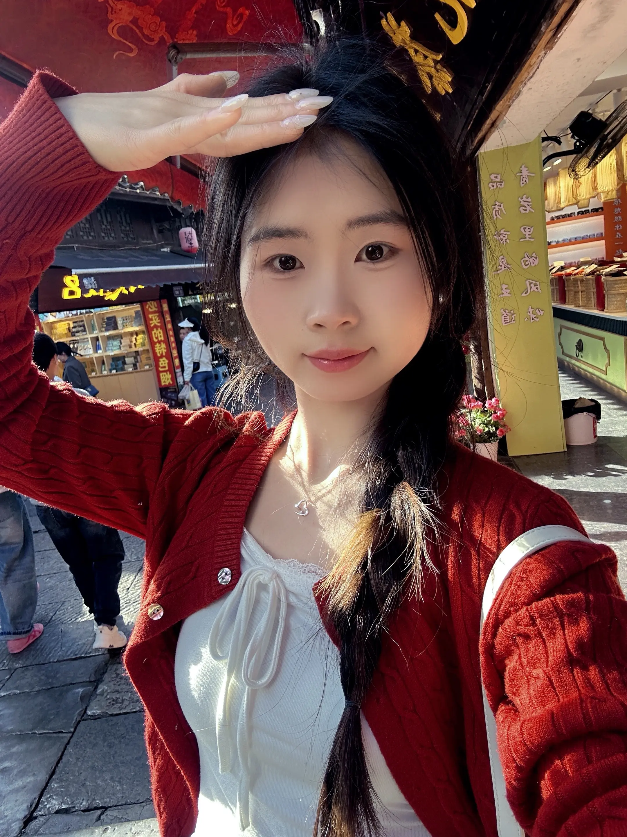 客家妹子，24岁，身高158体重90，不抽烟，不喝酒，不去夜店，会做饭...