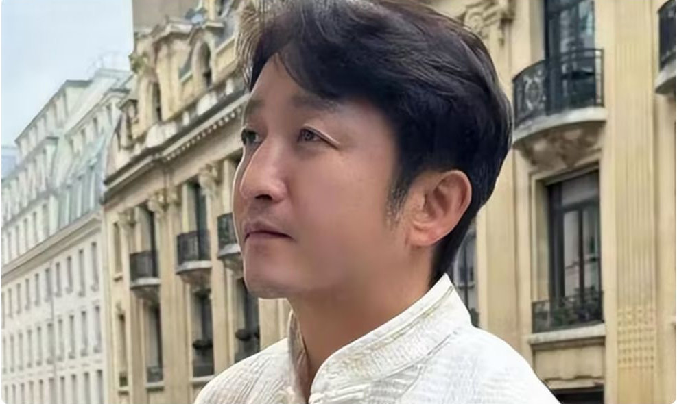 同样嫁给奥运冠军，央视才女亏掉2亿资产，她低调养娃成顶级富婆 
