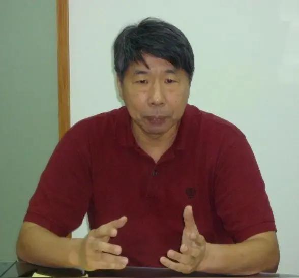 张亚中为了选国民党党主席，看来是件好事，因为每次他要参选国民党党主席，他的理念就
