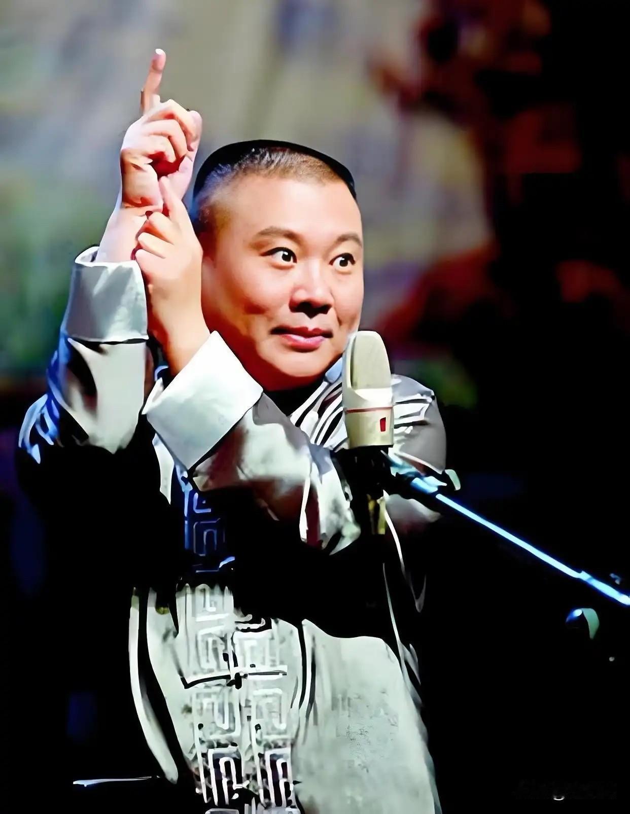 老郭这次代价不小，多地巡演相继取消、延期。
损失的不只是票房收入，更可惜几十年积
