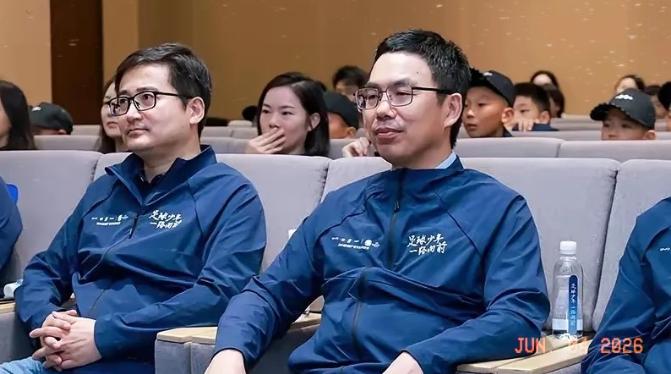 董路没等来足协，却收到了比亚迪的“大礼”！比亚迪官宣跟董路“中国足球小将”合作。
