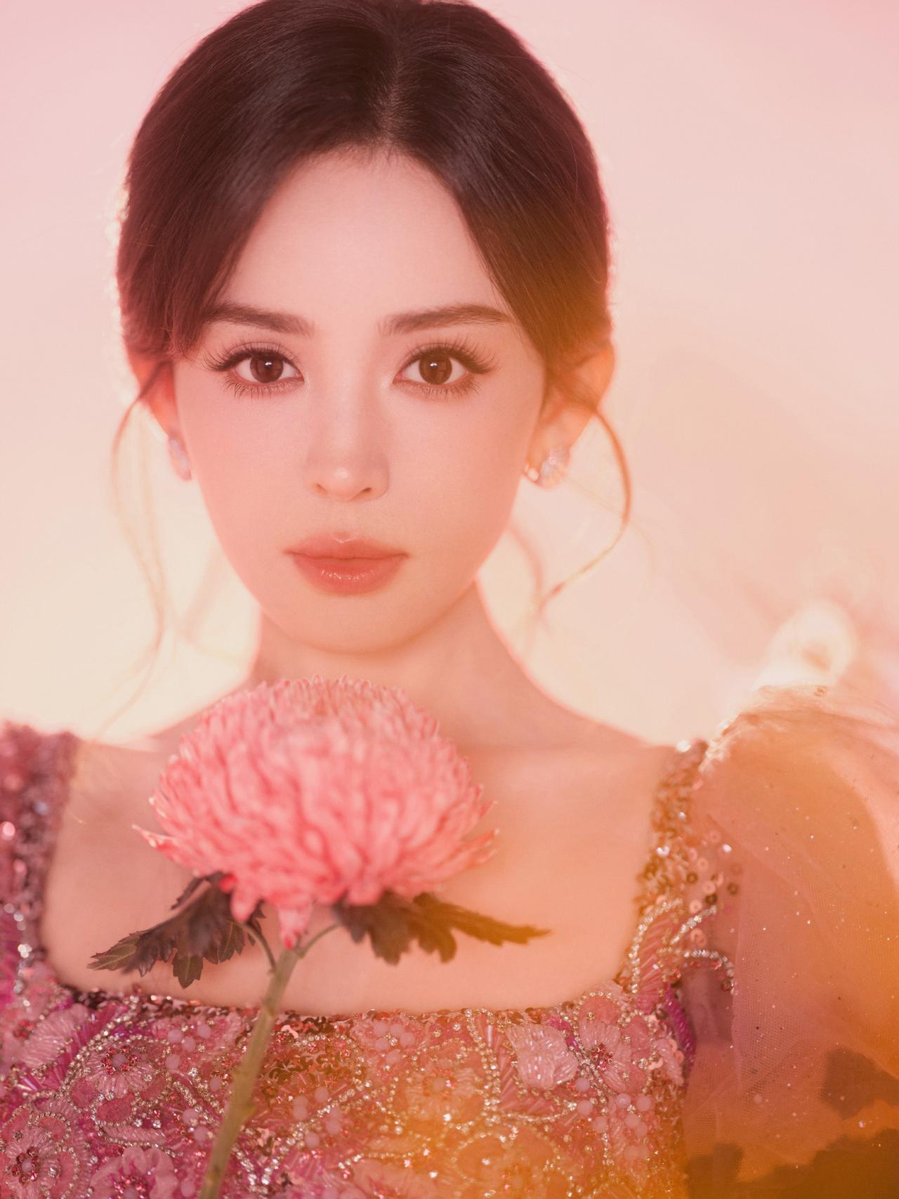 晒图笔记大赛美女新年穿搭写真