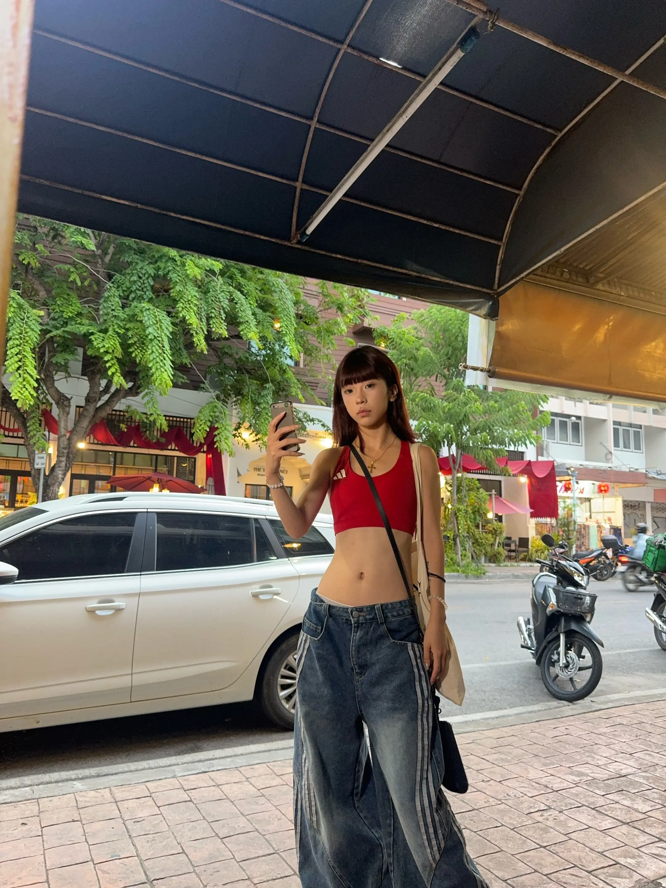 这里是一个每天说一百次好无聊，但是又在当天的回忆中无数次爱上的地方。