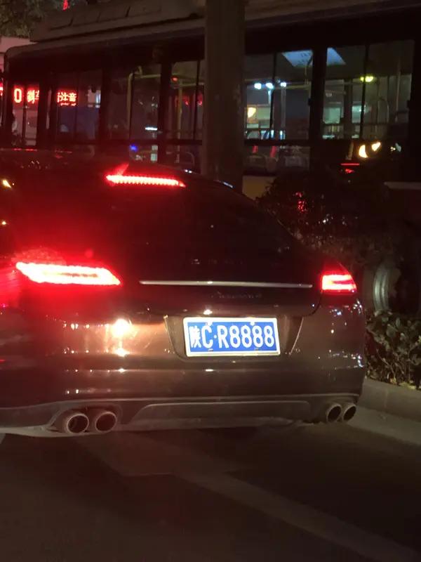 “稀缺符号” 。它之所以有吸引力，主要源于以下几点：

一，首先是彰显身份地位的