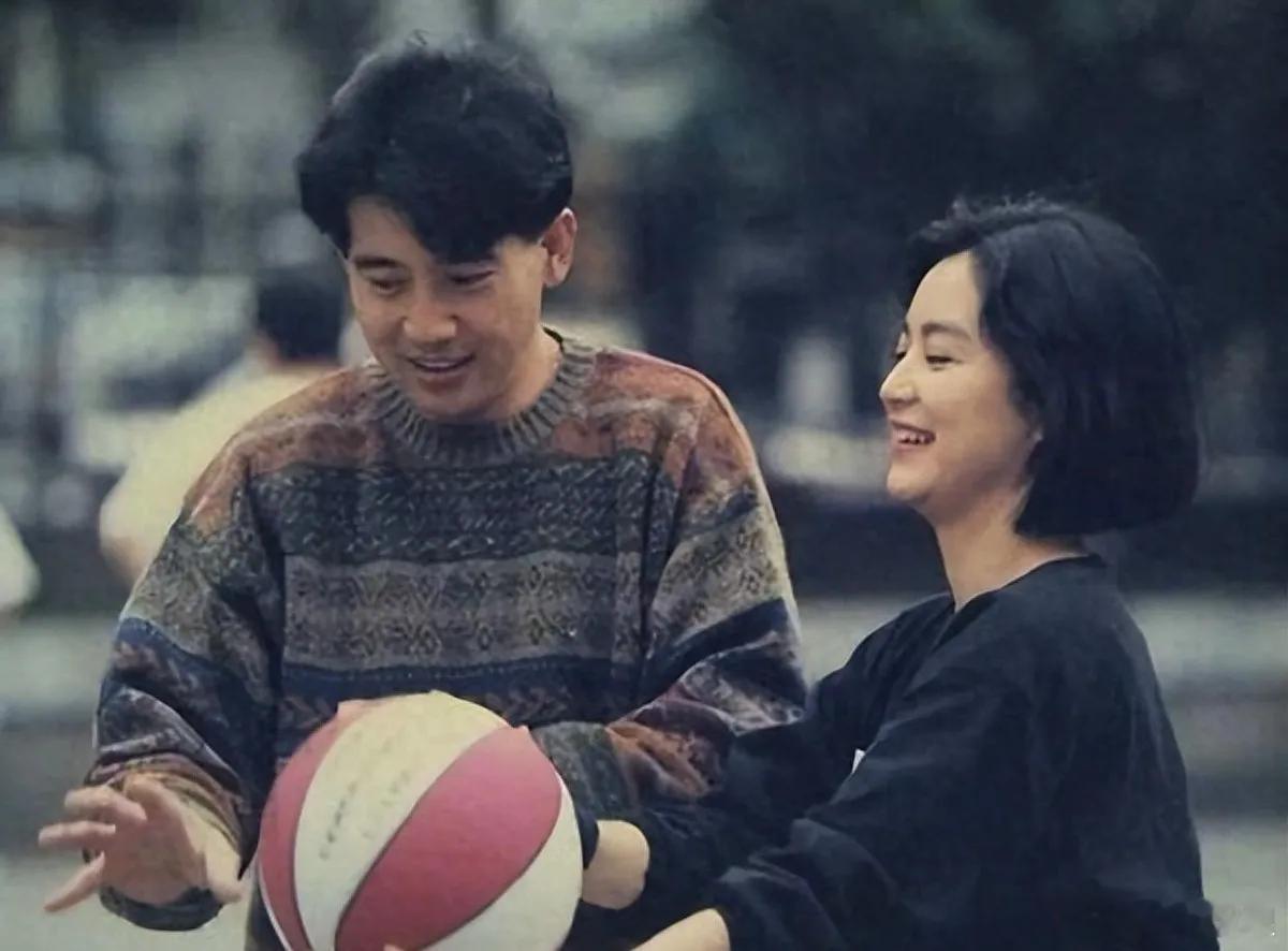 明明相爱，却偏偏分开！这5对明星情侣，永远让人“意难平” ​​​