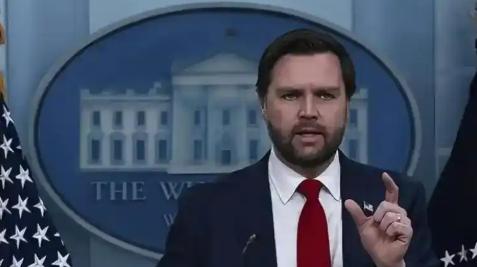 万斯道出扎心大实话！美国追悔莫及！当年紧盯中东石油大打出手，白白错失遏制机会！等