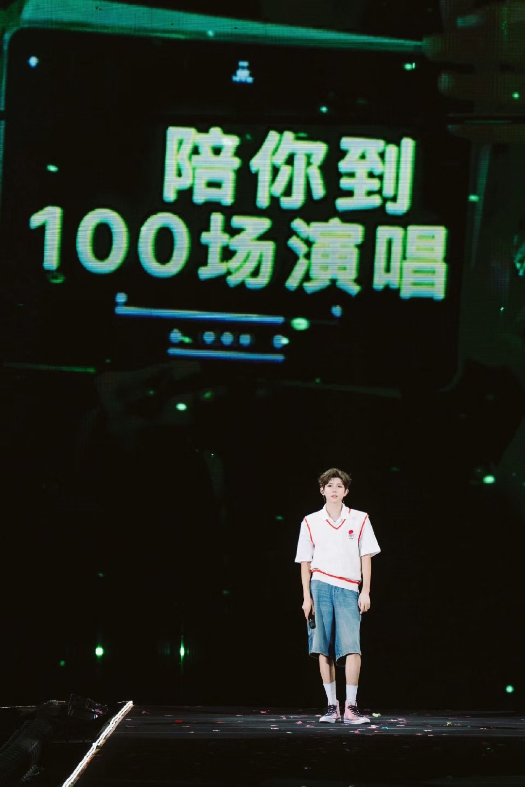 歌手王源回归王源一百场演唱会已开40场 路演结束歌手王源回归！我们一起开一百场演