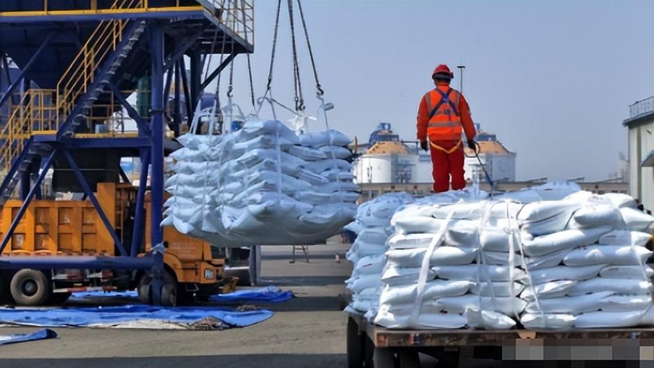 特朗普这操作，简直离谱到没边，

前几天，他突然高调宣布，已经和伊朗谈妥了，还承