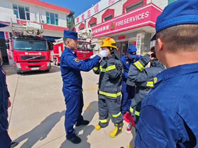 榆次35名新录用公务员走进消防站，沉浸式解锁应急技能