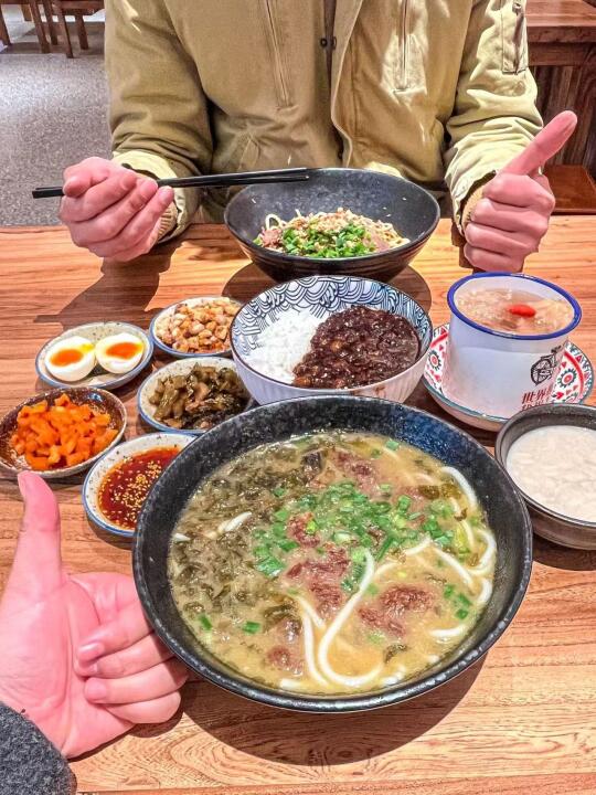 快去～人均10+小食堂～吃饱饱！