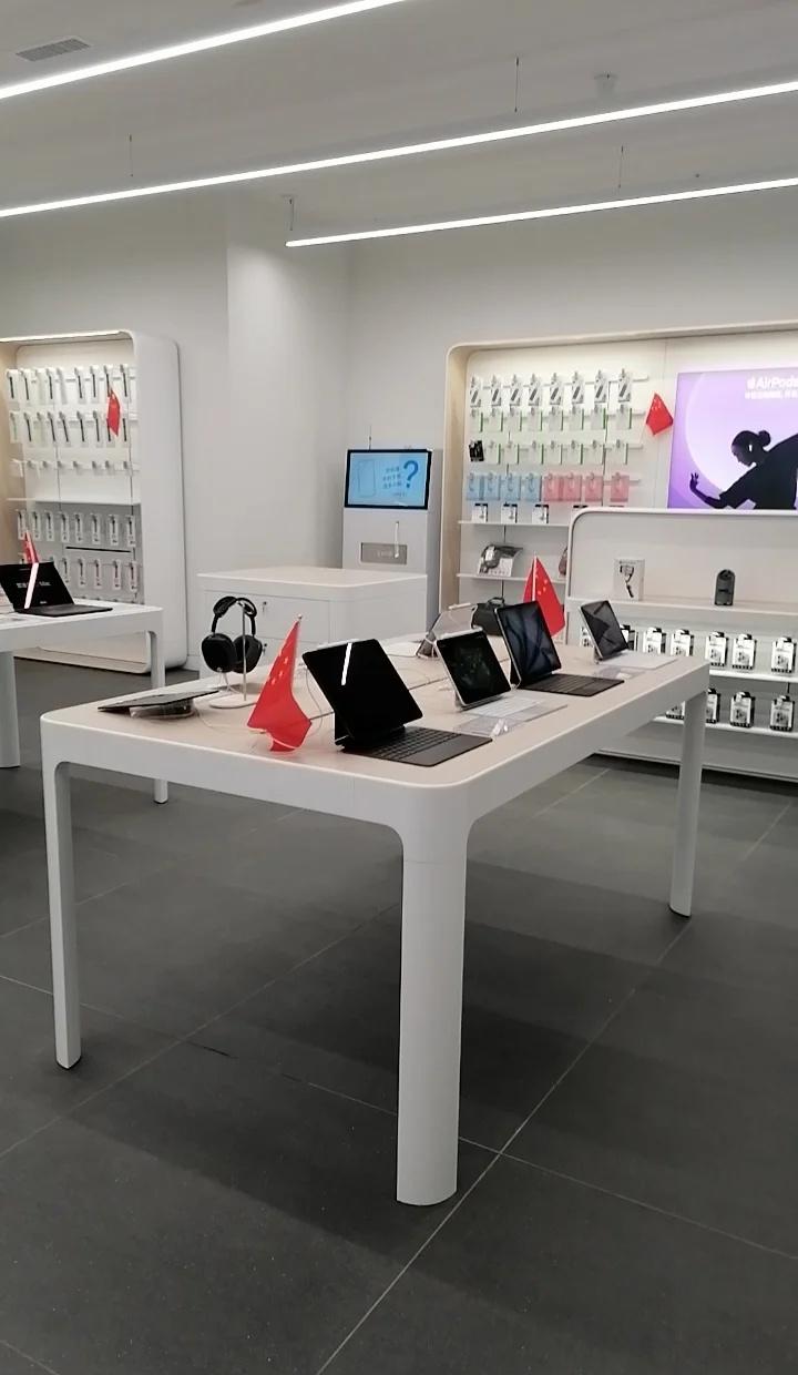 广州合生汇这家苹果店翻新得有点子好看
很难想象这是广州合生汇一楼苹果店的体验
毕