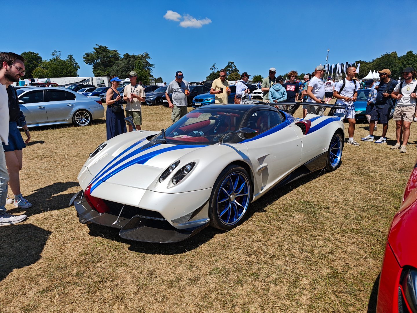 一辆不是One-off的Huayra Roadster Tempesta，十分特