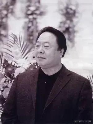 中国书协第五、六届副主席张业法同志于2025年6月10日在济南逝世，享年77岁。