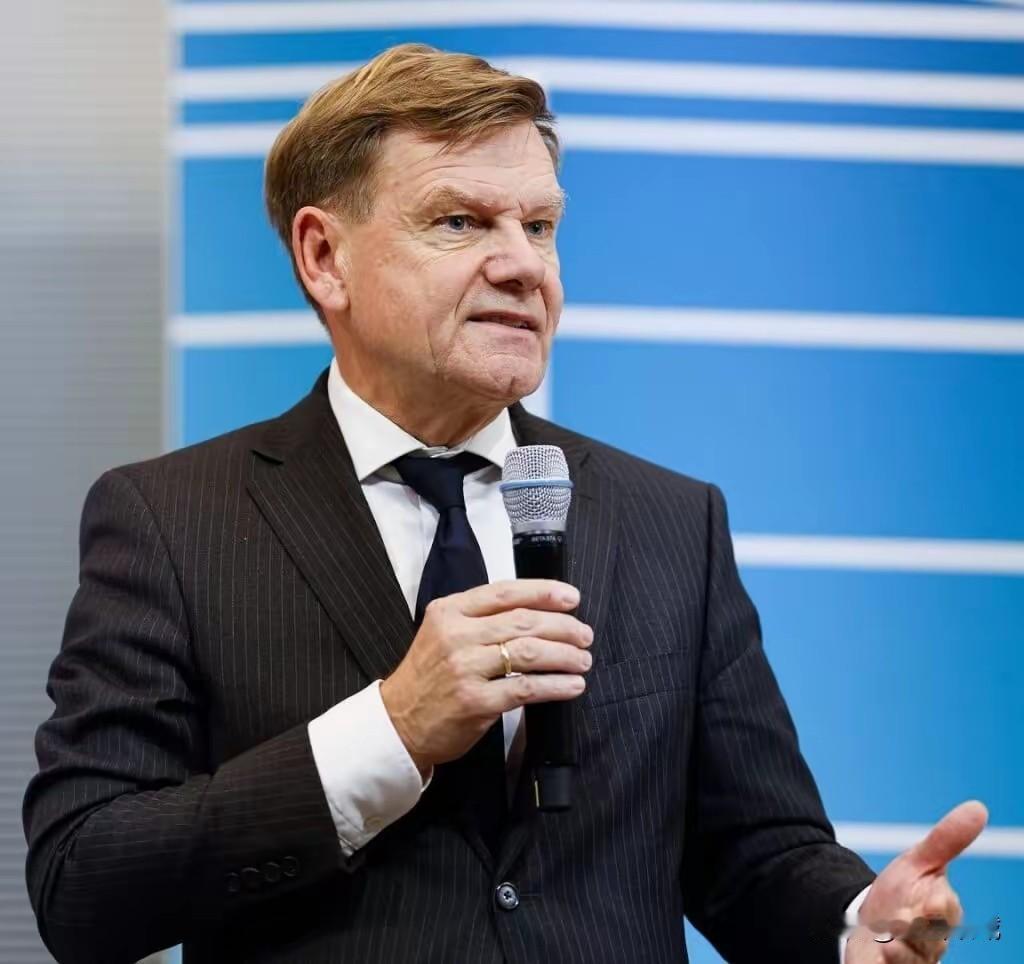 德国外长瓦德福尔的访华行程突然被取消，成了今天外交圈最热话题。德媒直接点破：压根